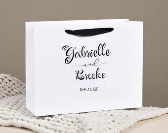 Personalised Wedding Gift Bag, Name Favor Bags, Elegant Gift Bag, Party Favors, Wedding Party White or Black, For Guests