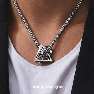 Interlocking Triangle Necklace, Geometric Ring Necklace, Minimalist Triangle Jewelry,Symbolic Pendant, Modern Gift for Her,Layering Necklace