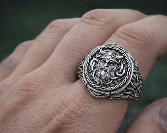 Anello vichingo per uomo • Anello guerriero norreno • Gioielli vichinghi • Anello mitologia nordica • Anello elmo vichingo • Regalo per lui