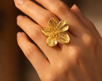 Bold Flower Statement Ring – Stainless Steel Adjustable Floral Ring, Gold & Silver Petal Cocktail Ring, Trendy Large Blossom Jewelry