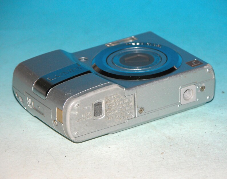 Panasonic LUMIX DMC-LS80 8.1MP Digital Camera - Silver #ns imagem 5