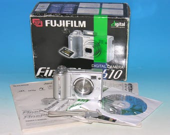 富士フイルム FinePix E510 5MP デジタルカメラ - シルバー