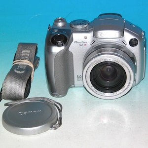 Reconditioned - Canon PowerShot S2 IS 5.0MP Digital Camera - Silver #0496 (Use AA Batteries)