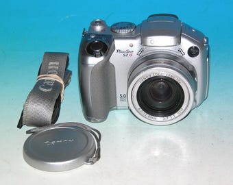 Canon Powershot S2 IS 5.0MP 12x Digital Camera Silver W/ Vlog Flip