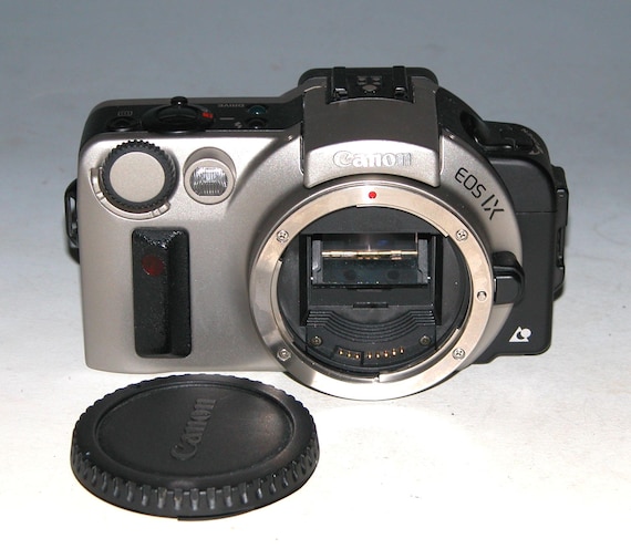 Appareil Photo Canon EOS IX – Format 35mm – Argentique – Occasion Excellent état