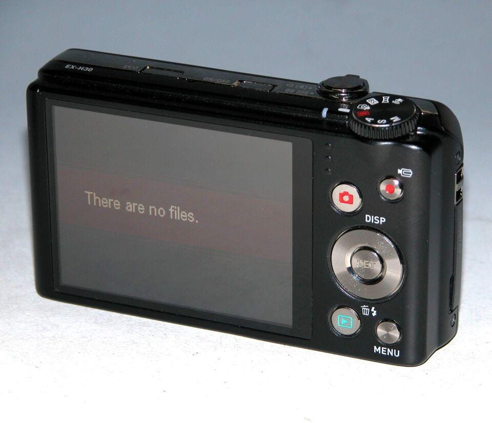 ■ 美品 ■ カシオ　CASIO EXILIM EX-H30 　　#257526 □ 美品 □ カシオ CASIO EXILIM EX-H30 #257526 カシオ、光学