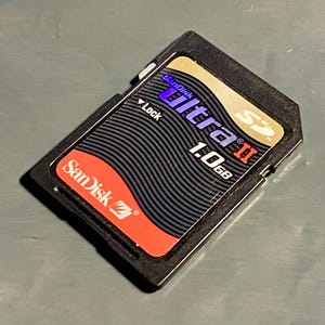 Cartão de memória flash SD Sandisk Ultra II 1 GB (SDSDH-1024-901)