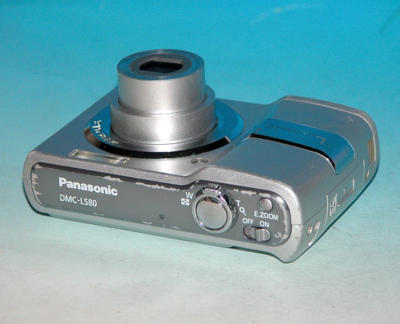 Panasonic LUMIX DMC-LS80 8.1MP Digital Camera - Silver #ns imagem 3