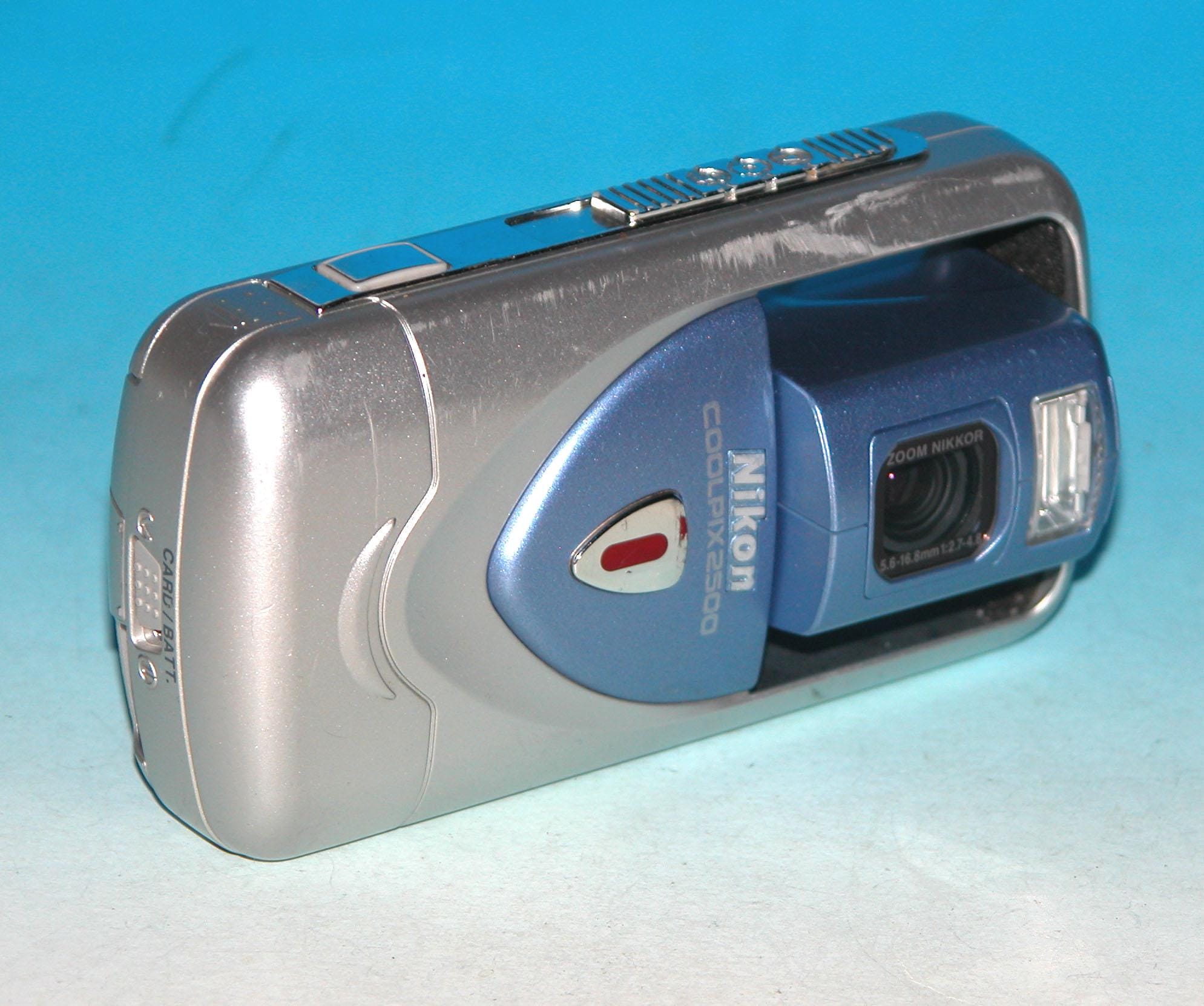 Nikon COOLPIX 2500 DIGITALCAMERA E2500 デジタルカメラ ニコン