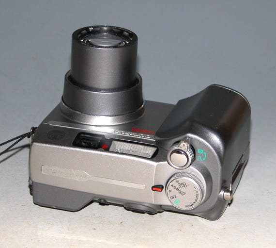 Olympus CAMEDIA C-4000 Zoom 4.0MP Digital Camera #2953