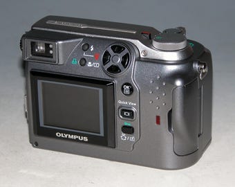 Olympus CAMEDIA C-4000 Zoom 4.0MP Digital Camera #2308 (takes 4