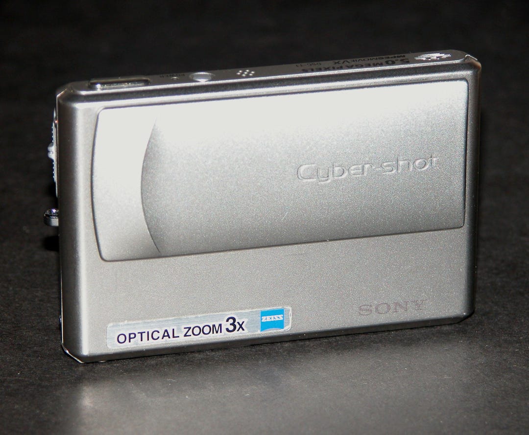 Sony Cyber-shot DSC-T1 5.0MP Digital Camera (CCD Sensor Bad) - for