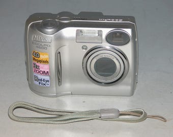 Nikon Coolpix 5600 Digital Camera Silver 5.1 Mega Pixels 35-105mm