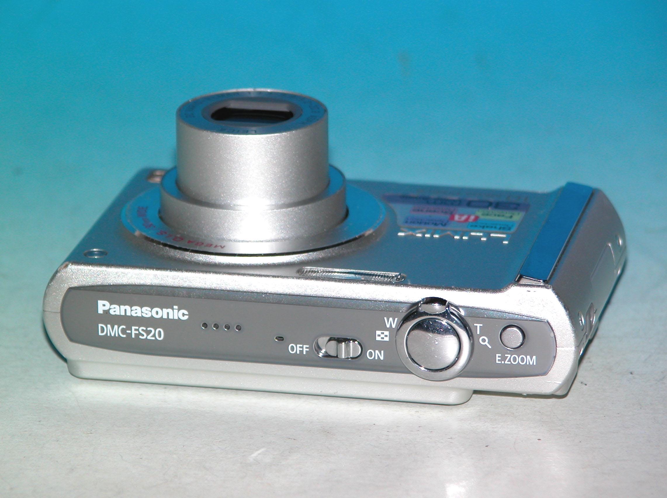 再生品 - パナソニック LUMIX DMC-FS20 10.1MP デジタルカメラ 