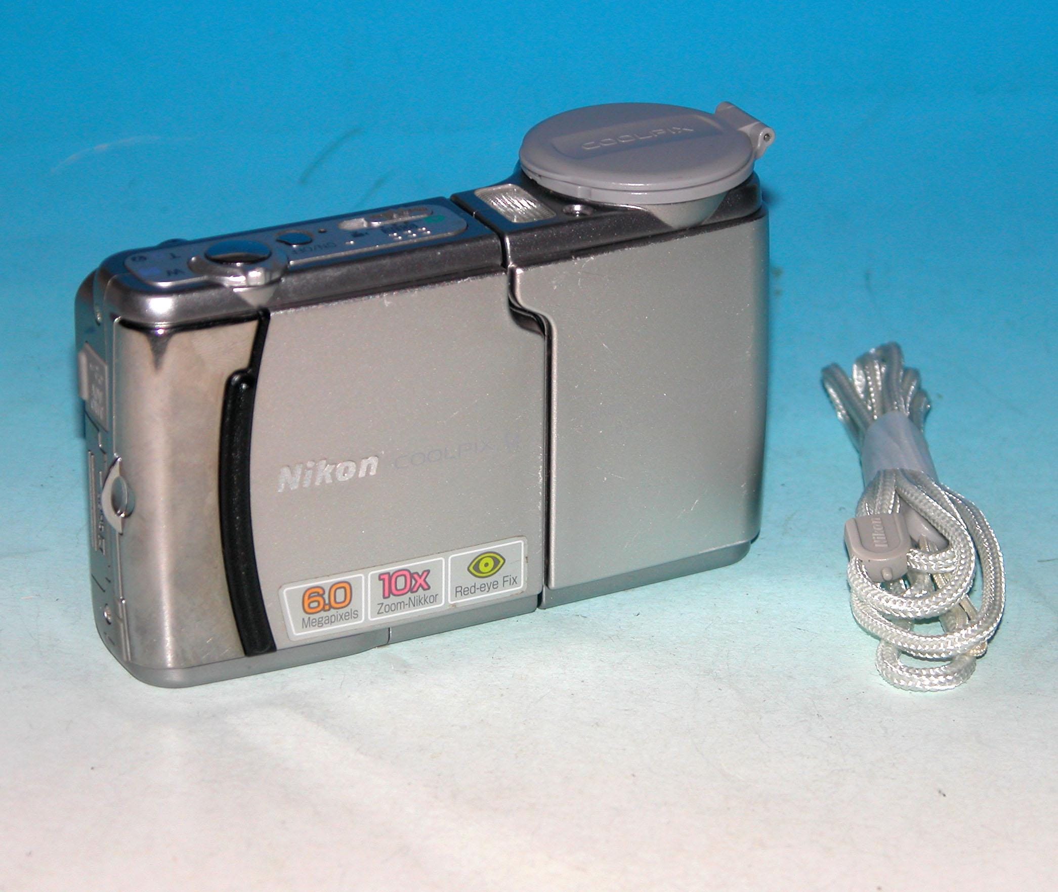 Nikon ニコン デジタルカメラ COOLPIX SQ シルバー 訳あり