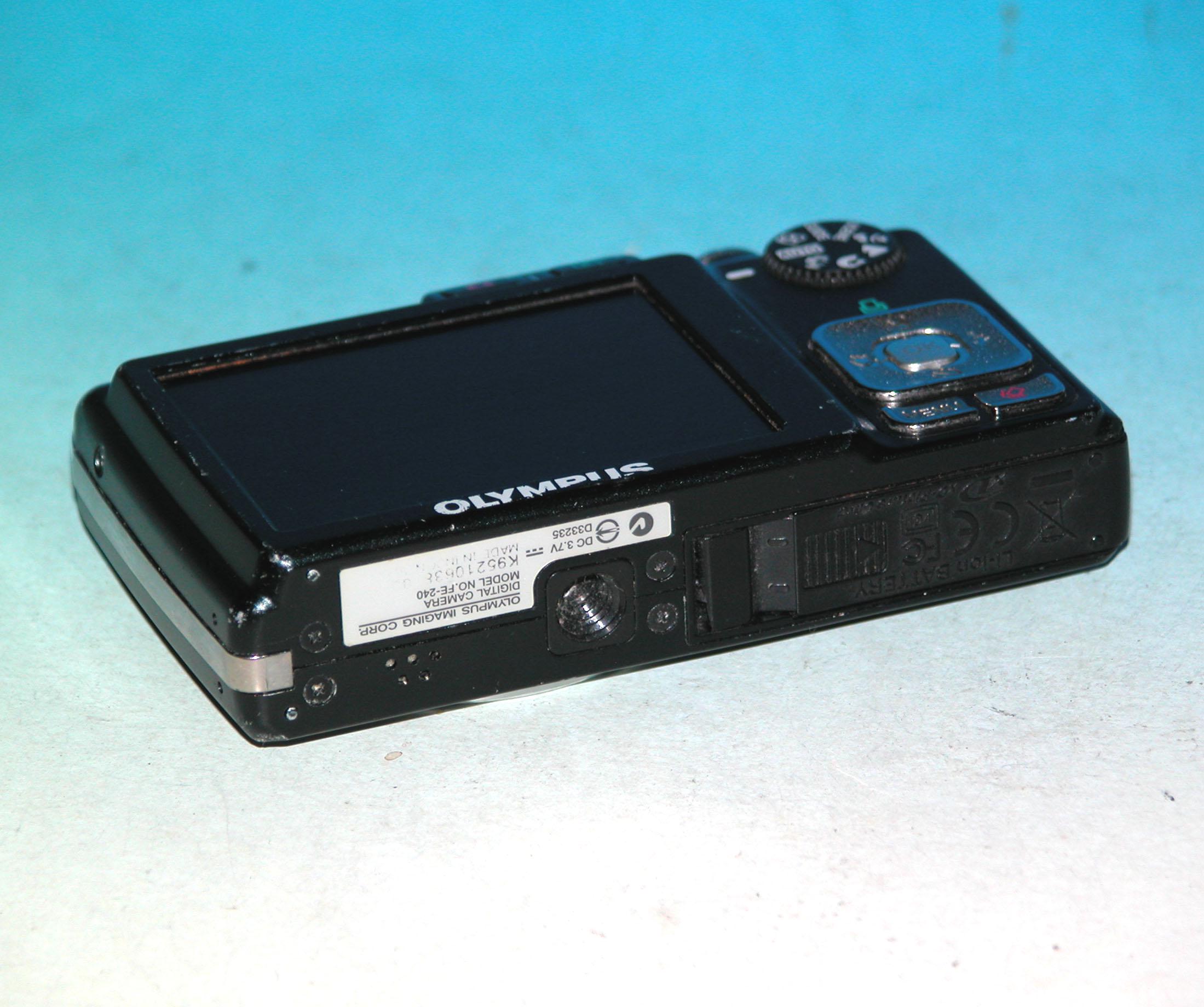 Reconditioned - Olympus FE-240 7.1MP Digital Camera - Black #0538