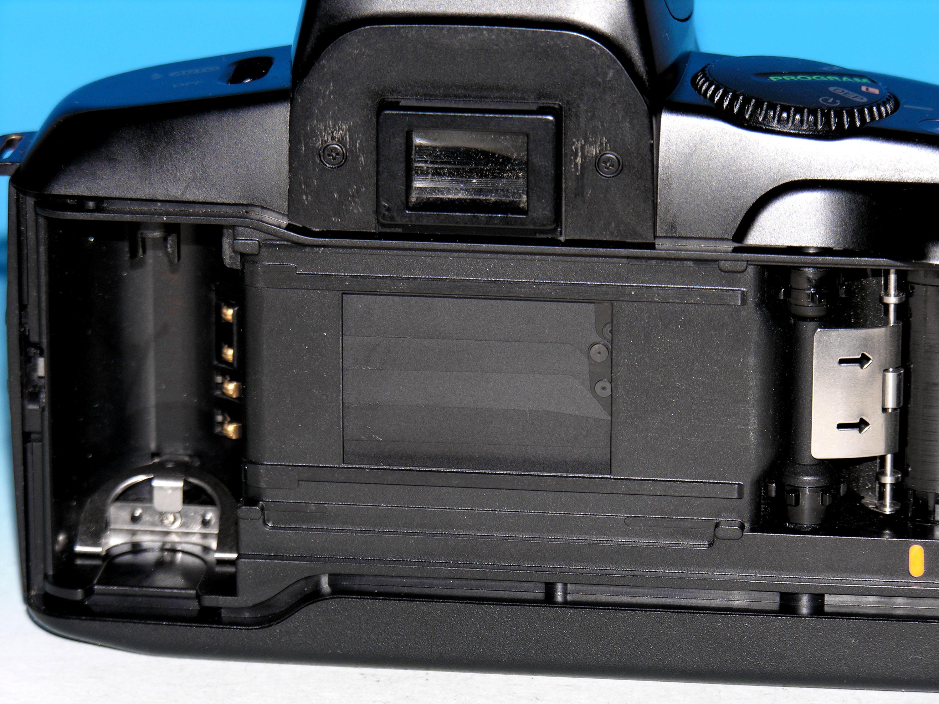 Reconditioned - Canon EOS 750 35mm SLR Film Camera (body Only