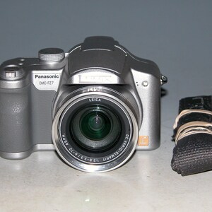 Panasonic LUMIX DMC-FZ7 6.0MP Digital Camera - Silver #2768 (New Battery & Charger)