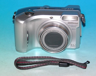 Vintage Nikon Coolpix 4800 Digital Camera / 4MP / 8.3x Optical