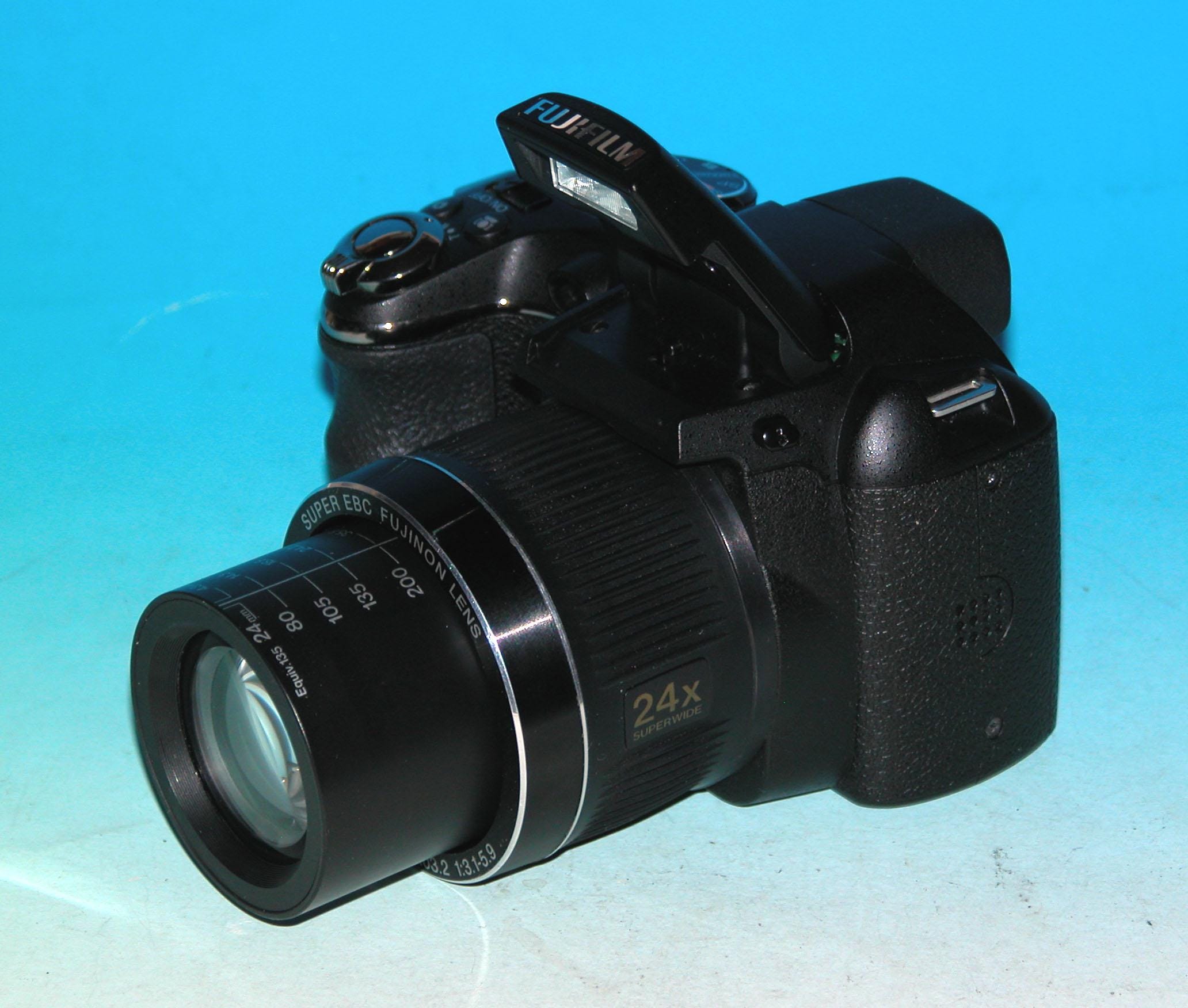 Reconditioned - Fujifilm Finepix S3280 14.0MP Digital Camera