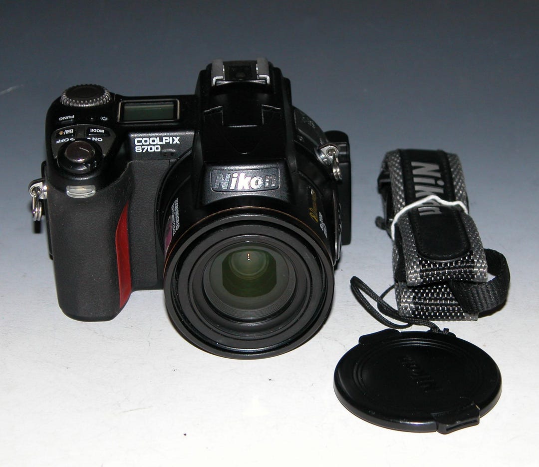 Reconditioned - Nikon COOLPIX 8700 8.0MP Digital Camera #2247 (new