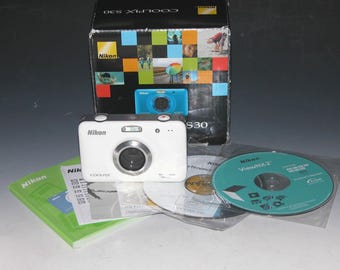 Recondicionado - Câmera digital Nikon COOLPIX S30 10.1MP - Branca #2883