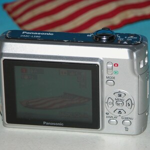Panasonic LUMIX DMC-LS80 8.1MP Digital Camera - Silver #ns imagem 4