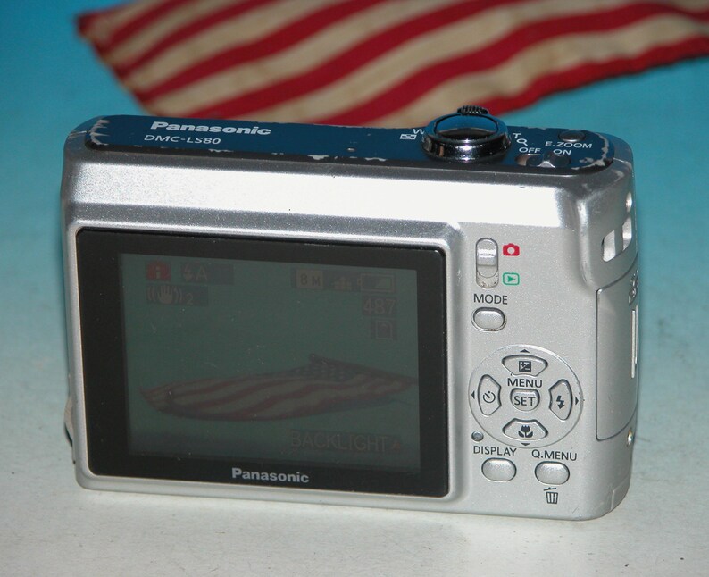 Panasonic LUMIX DMC-LS80 8.1MP Digital Camera - Silver #ns imagem 4