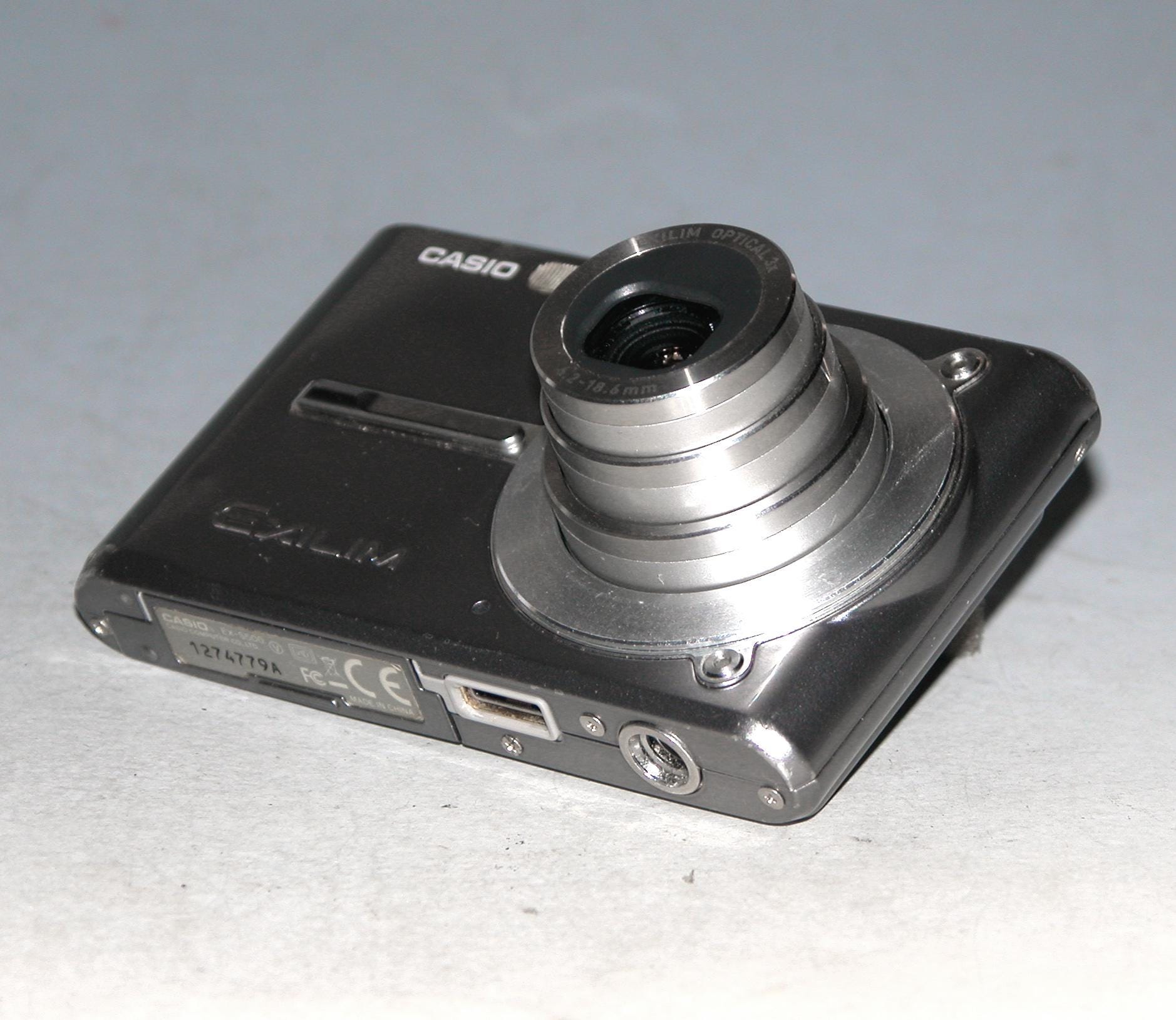 Reconditioned - Casio EXILIM EX-S600 6.0MP Digital Camera - Gray