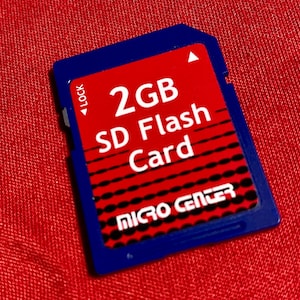 MICRO CENTER 2GB SD Flash Memory Card (Taiwan)