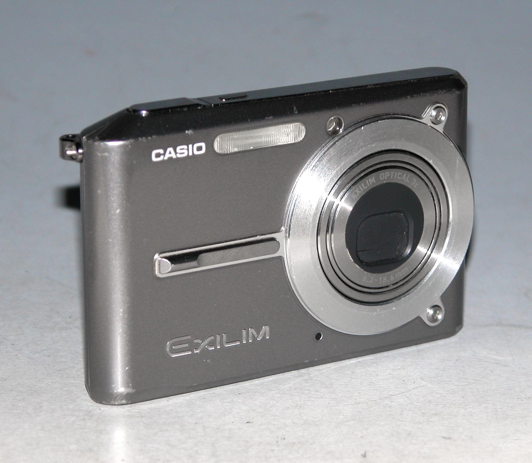 Reconditioned - Casio EXILIM EX-S600 6.0MP Digital Camera