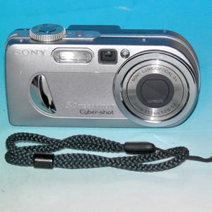 ソニー サイバーショット DSC-W570 16.1MP 5倍光学デジタルカメラ