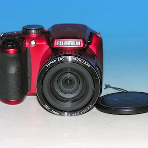 Reconditioned - Fujifilm FinePix S6800 16MP Digital Camera (Takes 4 AA Batteries - Please Read)