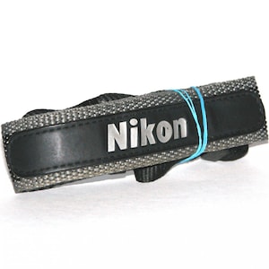 Äkta Nikon-halsrem för Coolpix 5400, 5700, 8400, 8700 kameror - Tvättad och rengjord