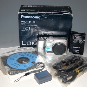 Panasonic LUMIX DMC-TZ1 5.0MP Digital Camera - Silver #7880