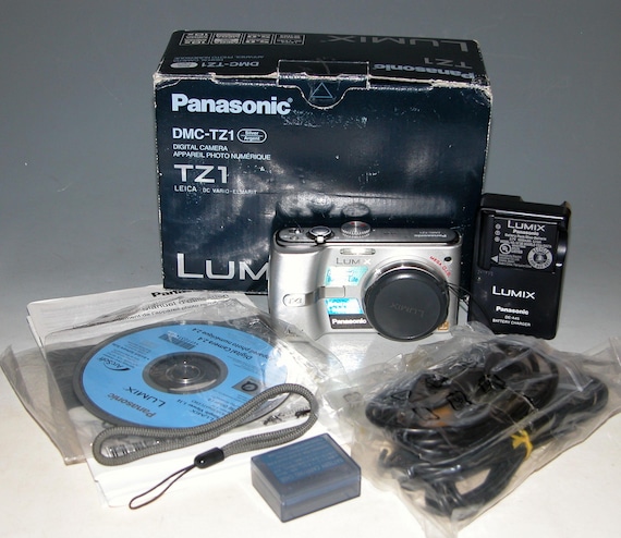 パナソニック LUMIX DMC-TZ1 5.0MP デジタルカメラ - シルバー #7880