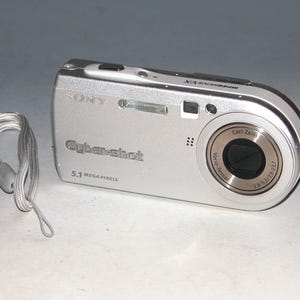 ✨コンデジ】SONY Cyber Shot DSC-T5 シルバー 充電器付き カメラ