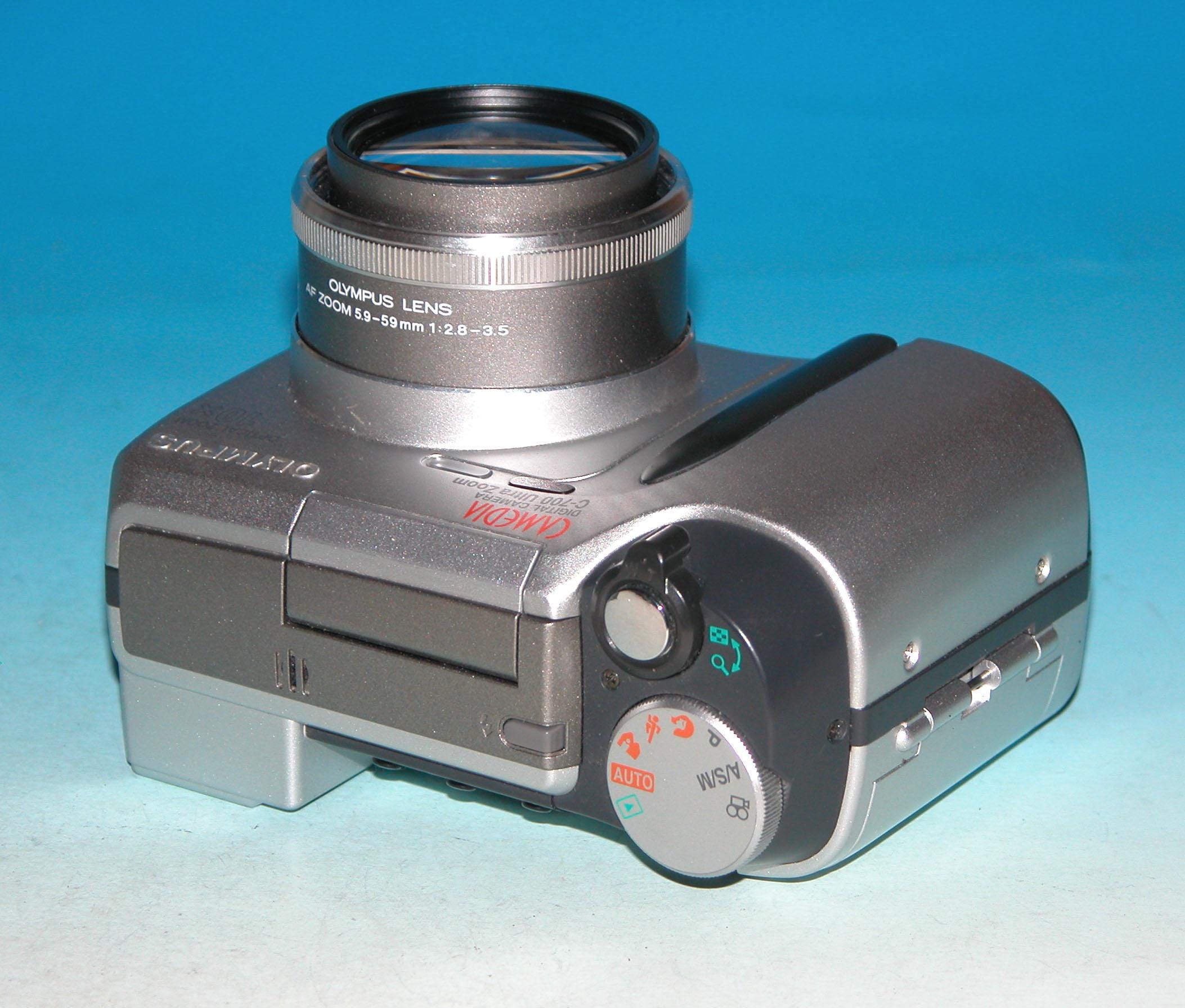Olympus CAMEDIA C-700 Ultra Zoom 2.1MP Digital Camera - Silver