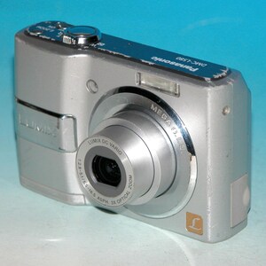 Panasonic LUMIX DMC-LS80 8.1MP Digital Camera - Silver #ns imagem 2