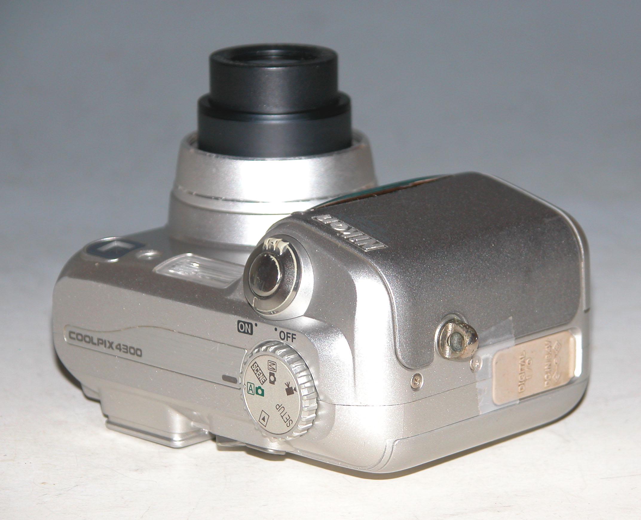 再生品 - Nikon COOLPIX 4300 4.0MP デジタルカメラ - シルバー #3213