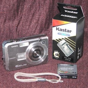 Casio EXILIM ZOOM EX-Z850 8.1MP Digital Camera - Silver #8447