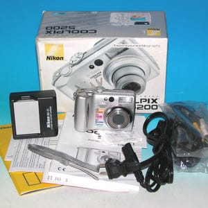 Nikon COOLPIX 5200 5.1MP Digital Camera - Silver #3584