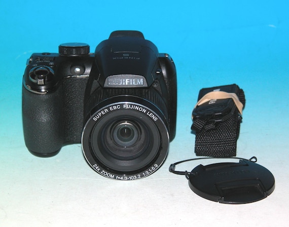 Reconditioned - Fujifilm Finepix S3200 14.0MP Digital Camera 
