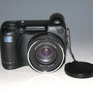 HP PhotoSmart 945 5.3MP Digital camera #910TB