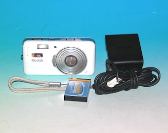 KODAK EasyShare C533 ~ 5.0MP 3倍ズーム ~ デジタルカメラ ~ シルバー