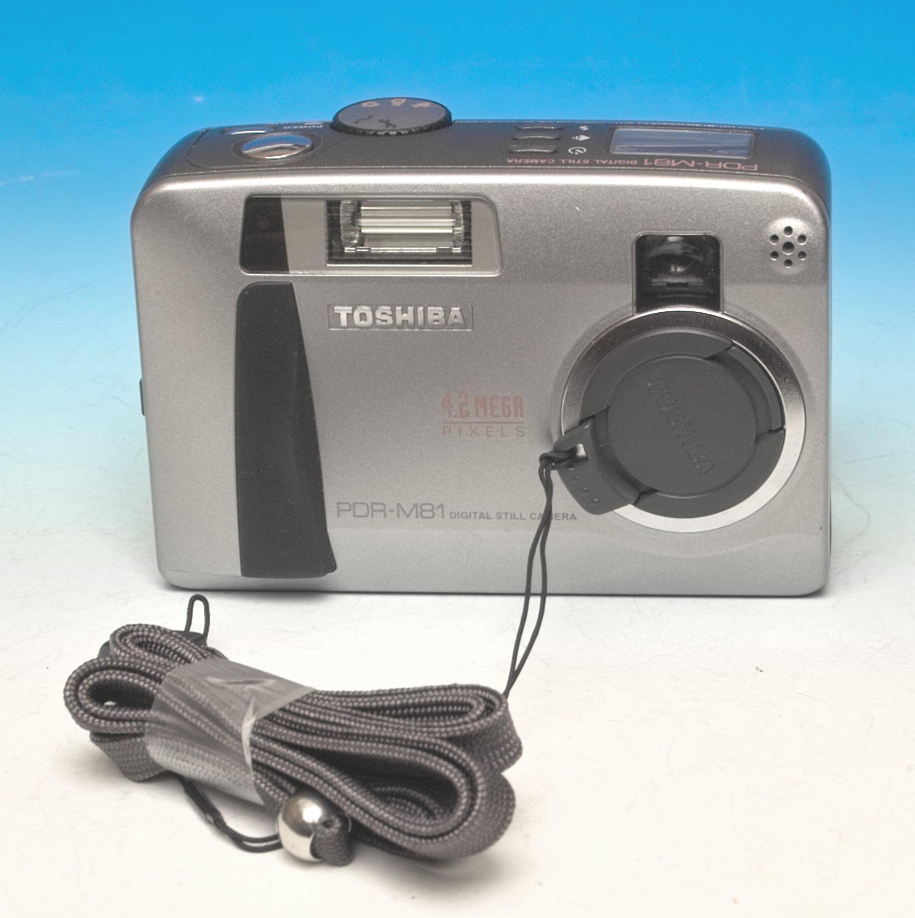 Toshiba PDR-M81 4MP Digital Camera With 2.8x Optical Zoom (use AA