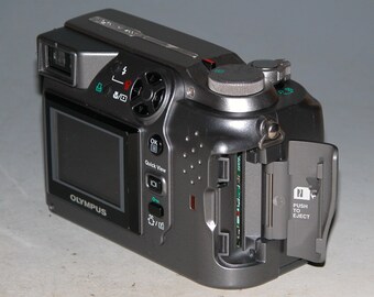 Olympus CAMEDIA C-4000 Zoom 4.0MP Digital Camera #2953