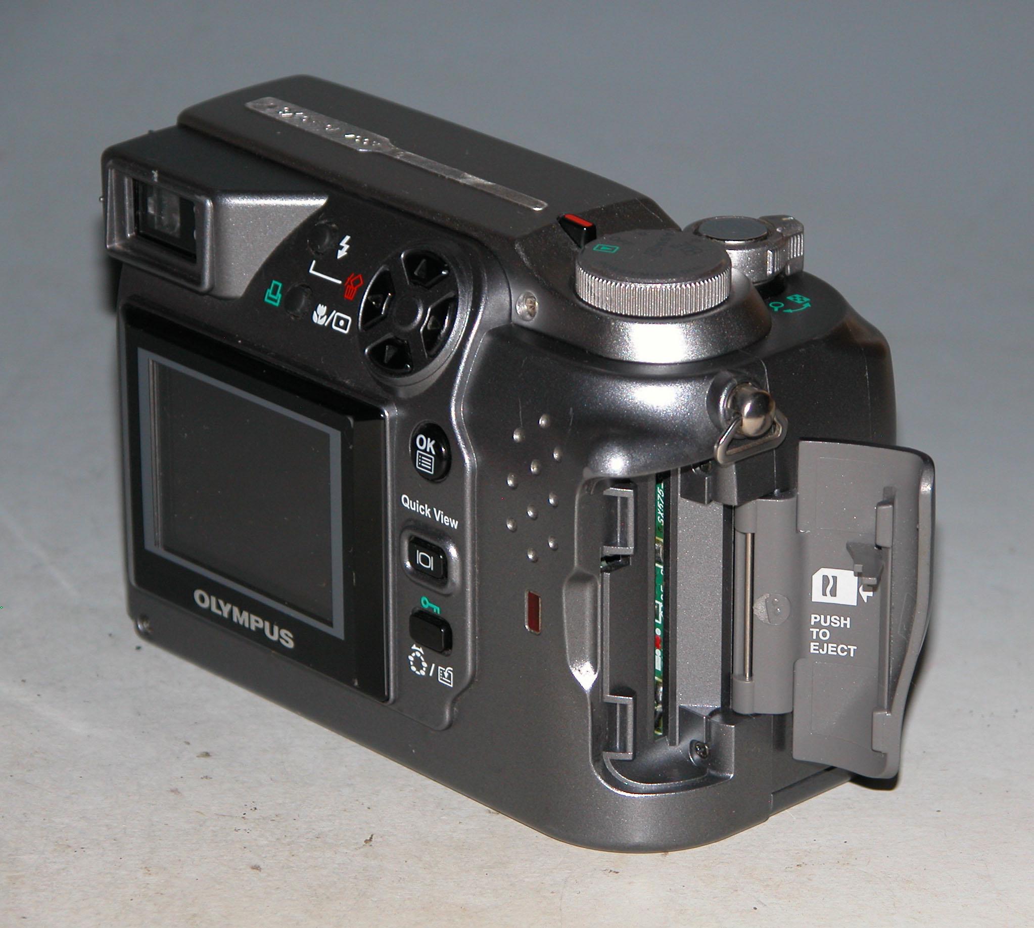 Olympus CAMEDIA C-4000 Zoom 4.0MP Digital Camera #2953