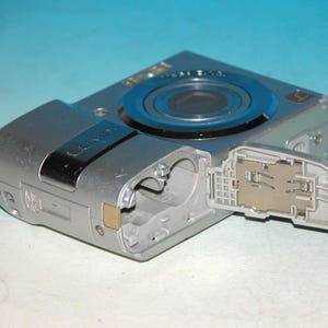Panasonic LUMIX DMC-LS80 8.1MP Digital Camera - Silver #ns imagem 6