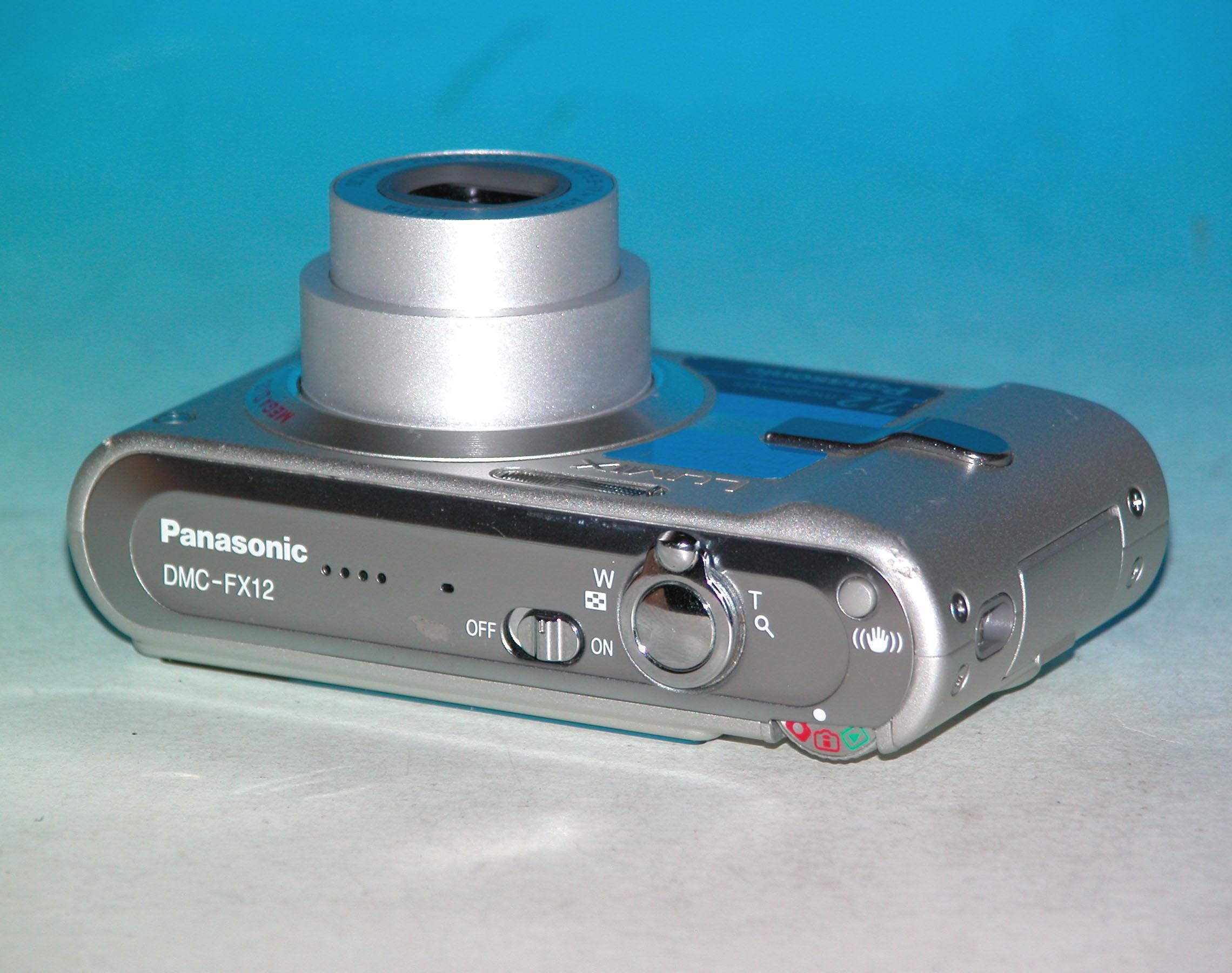 Panasonic DMC-FX12 デジタルカメラ 本体と充電器 カメラ Panasonic DMC-FX12 デジタルカメラ 本体と充電器
